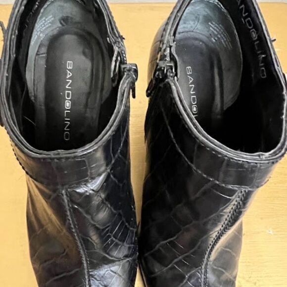 Bandolino Leather upper black booties. Size 6 M - Picture 7 of 8